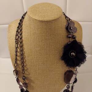 NY Pink & Black Beaded and Dark Silver Chain with Flower 32" Necklace